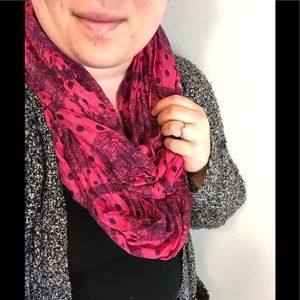 OS infinity scarf with fuchsia and deep magenta/purple coloring!